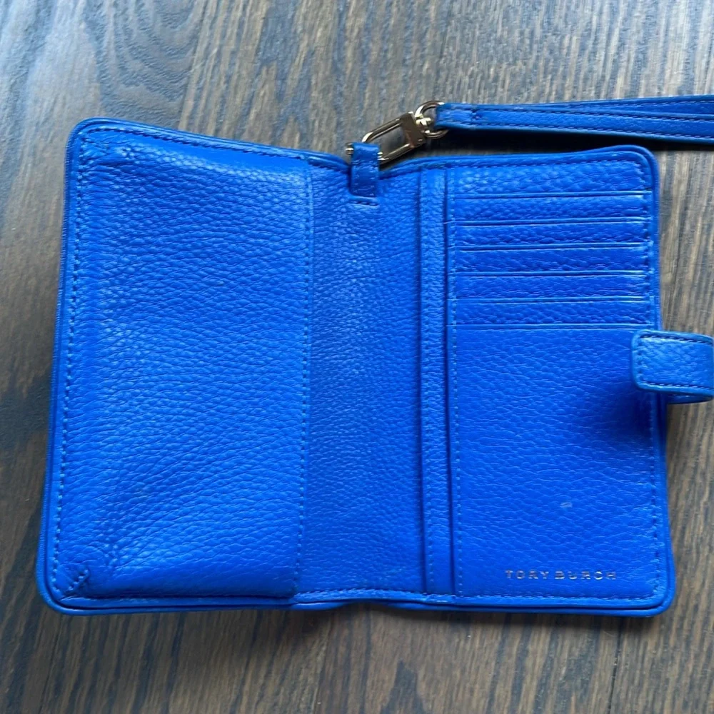 Women’s Tory Burch Blue Pebble Grain Leather Wallet/Wristlet